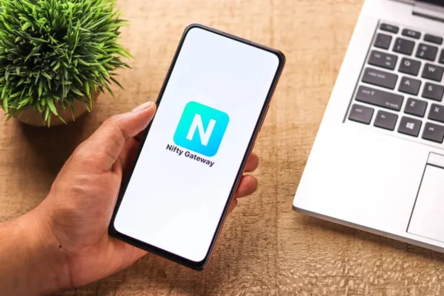 Nifty's logo on a smartphone